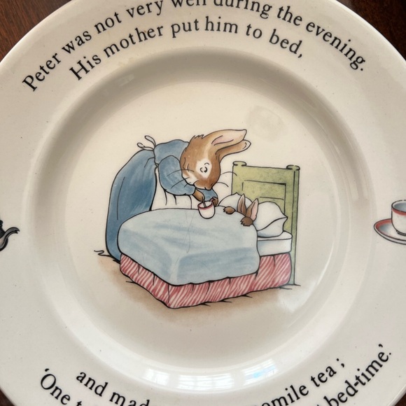Wedgwood Peter Rabbit Dining Set - Picture 3 of 6